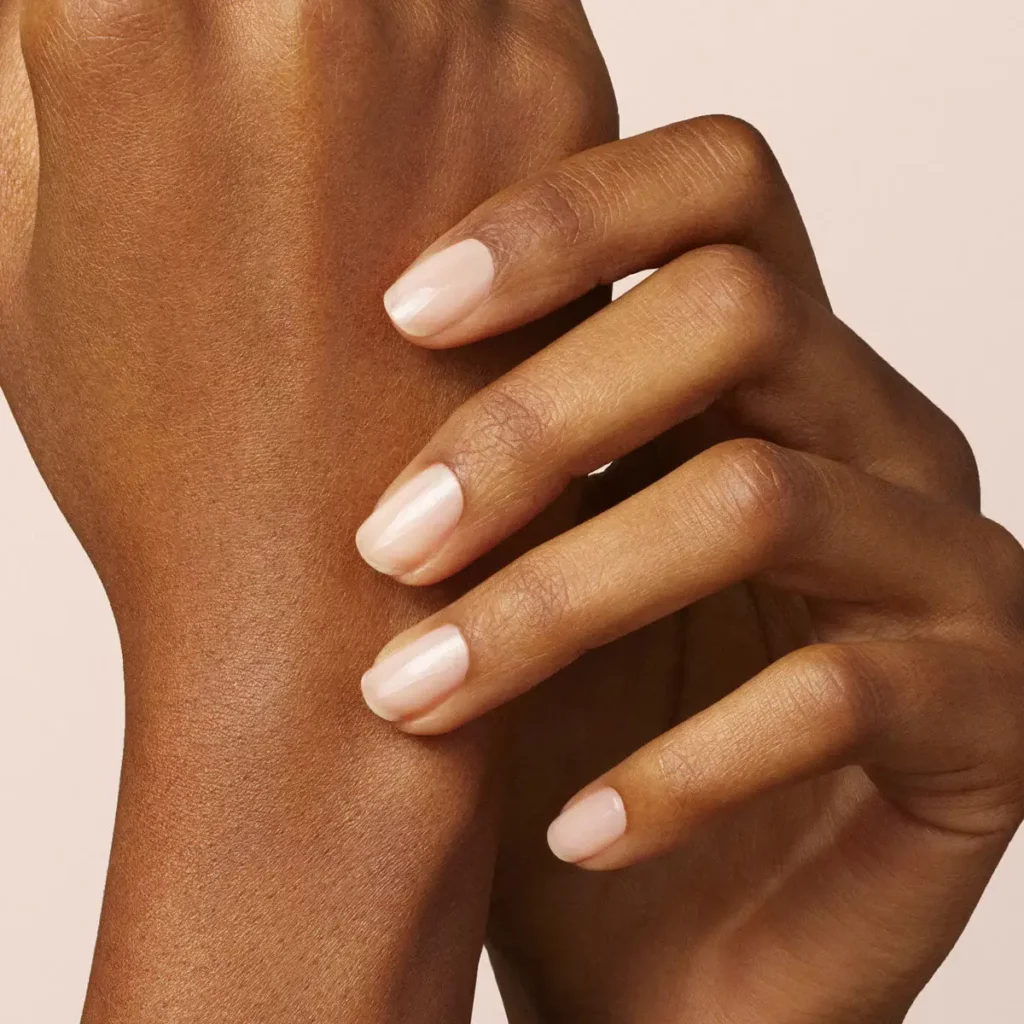 Quels vernis nudes vont aux peaux foncées ?